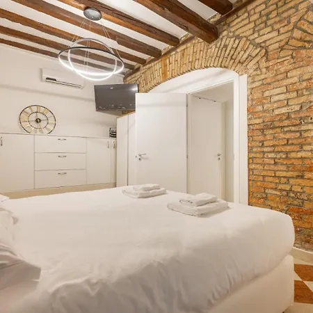 Rialto 707 Nocleg ze śniadaniem 4*