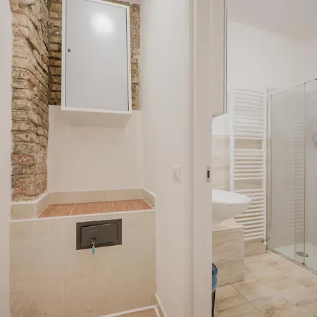 Rialto 707 Nocleg ze śniadaniem 4*