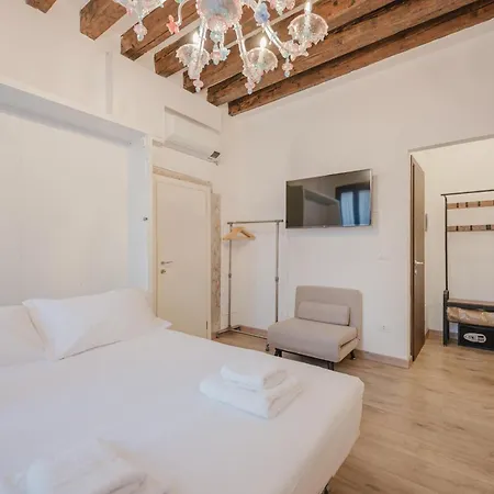 Rialto 707 Bed & Breakfast