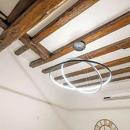 Rialto 707 Nocleg ze śniadaniem 4*