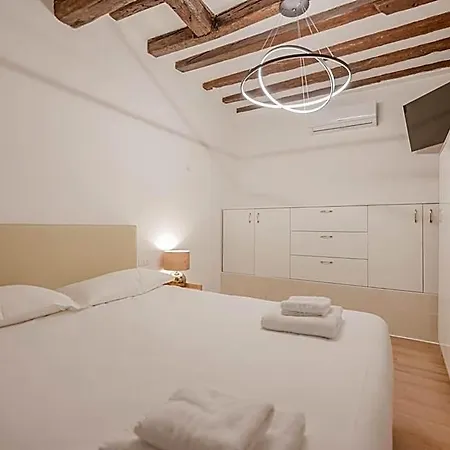 Rialto 707 Oda ve Kahvaltı Venedik