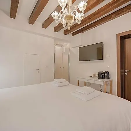 Rialto 707 Oda ve Kahvaltı