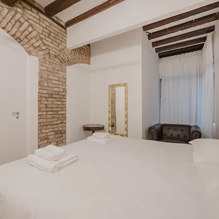 Bed & Breakfast Rialto 707