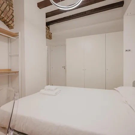 Rialto 707 Bed & Breakfast 4*