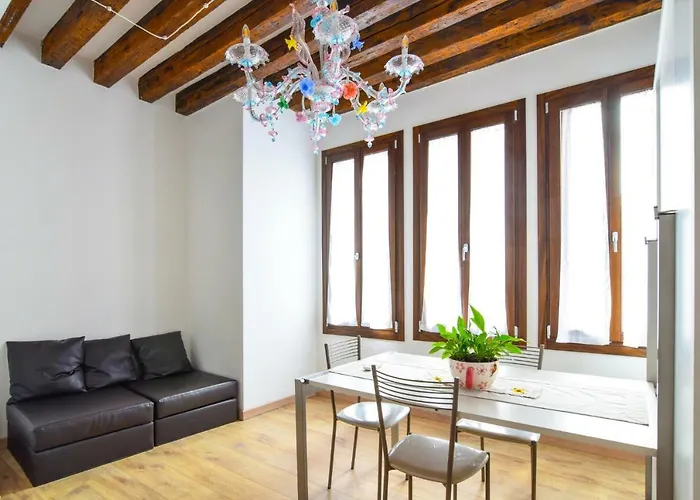 Rialto 707 Bed & Breakfast 4*